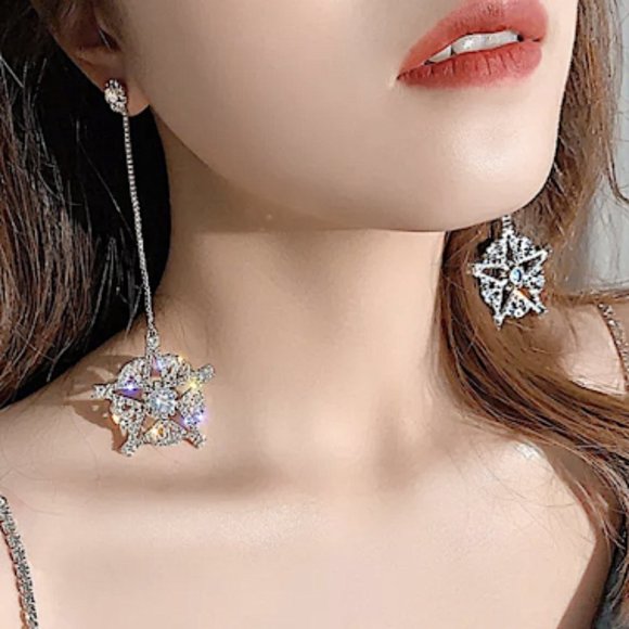 Jewelry - RHINSTONE DROP STAR EARRINGS